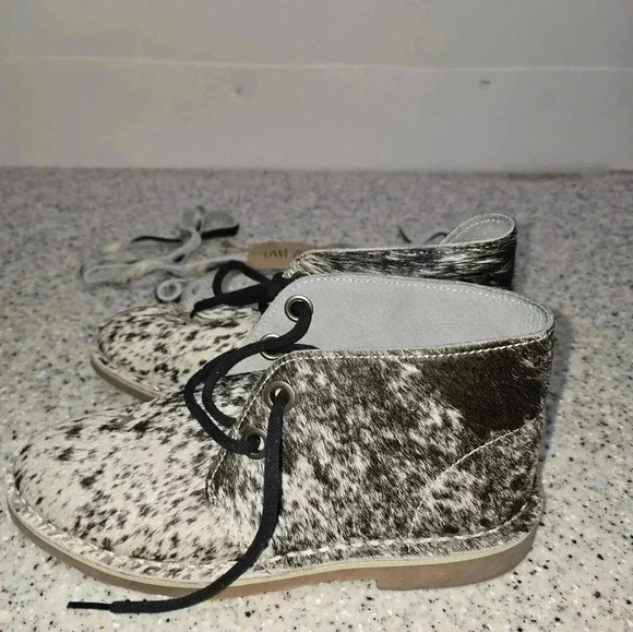 Uwezo Cow Hide Boots Size 7.5 - Picture 8 of 11